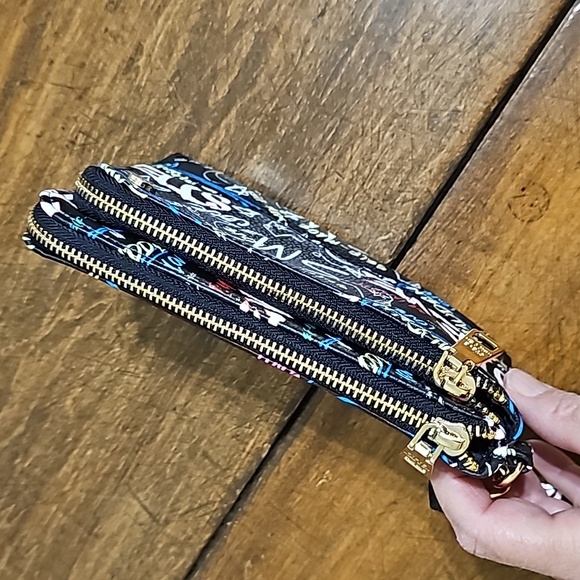 Steve Madden Wristlet - Picture 5 of 12